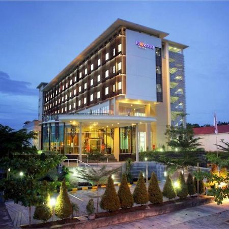 Hotel Luwansa Palangkaraya Exterior photo