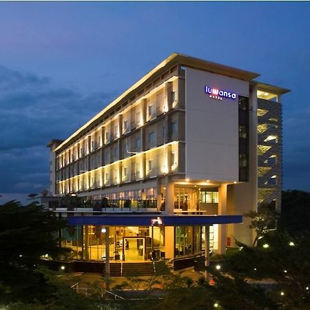 Hotel Luwansa Palangkaraya Exterior photo