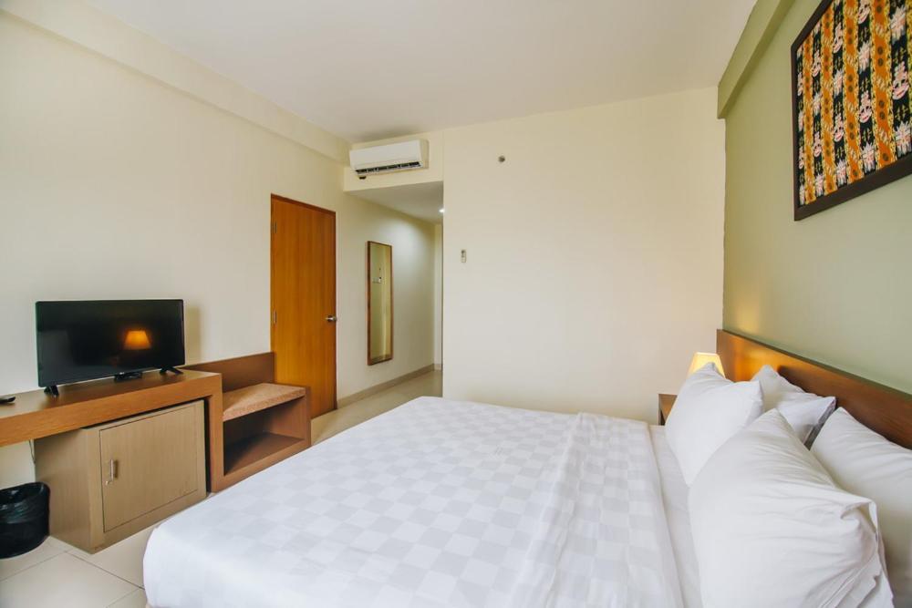 Hotel Luwansa Palangkaraya Exterior photo