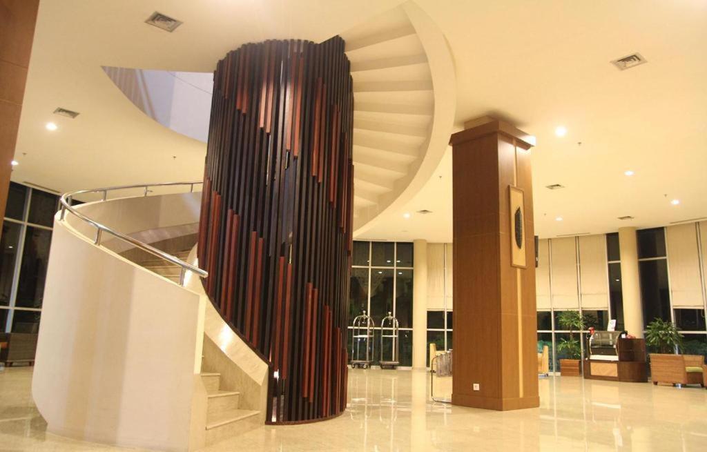 Hotel Luwansa Palangkaraya Exterior photo